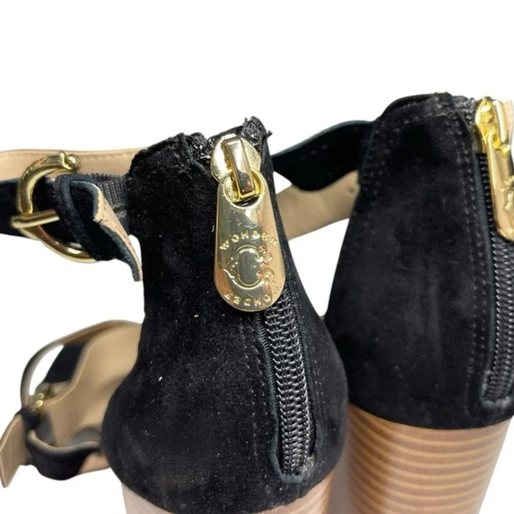 Wonder 9M Black Maya Block Heel Sandal Multi Strap Buckle‎ Gold Hardware Classic